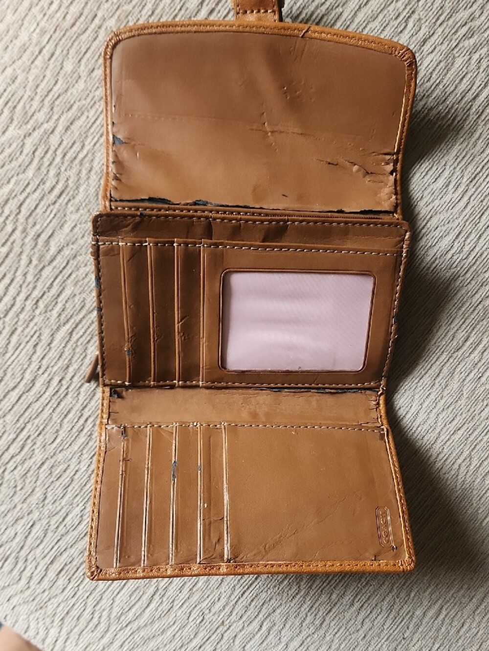Coach Cream and Tan Leather Buckle Wallet 2004 - Picture 2 of 13